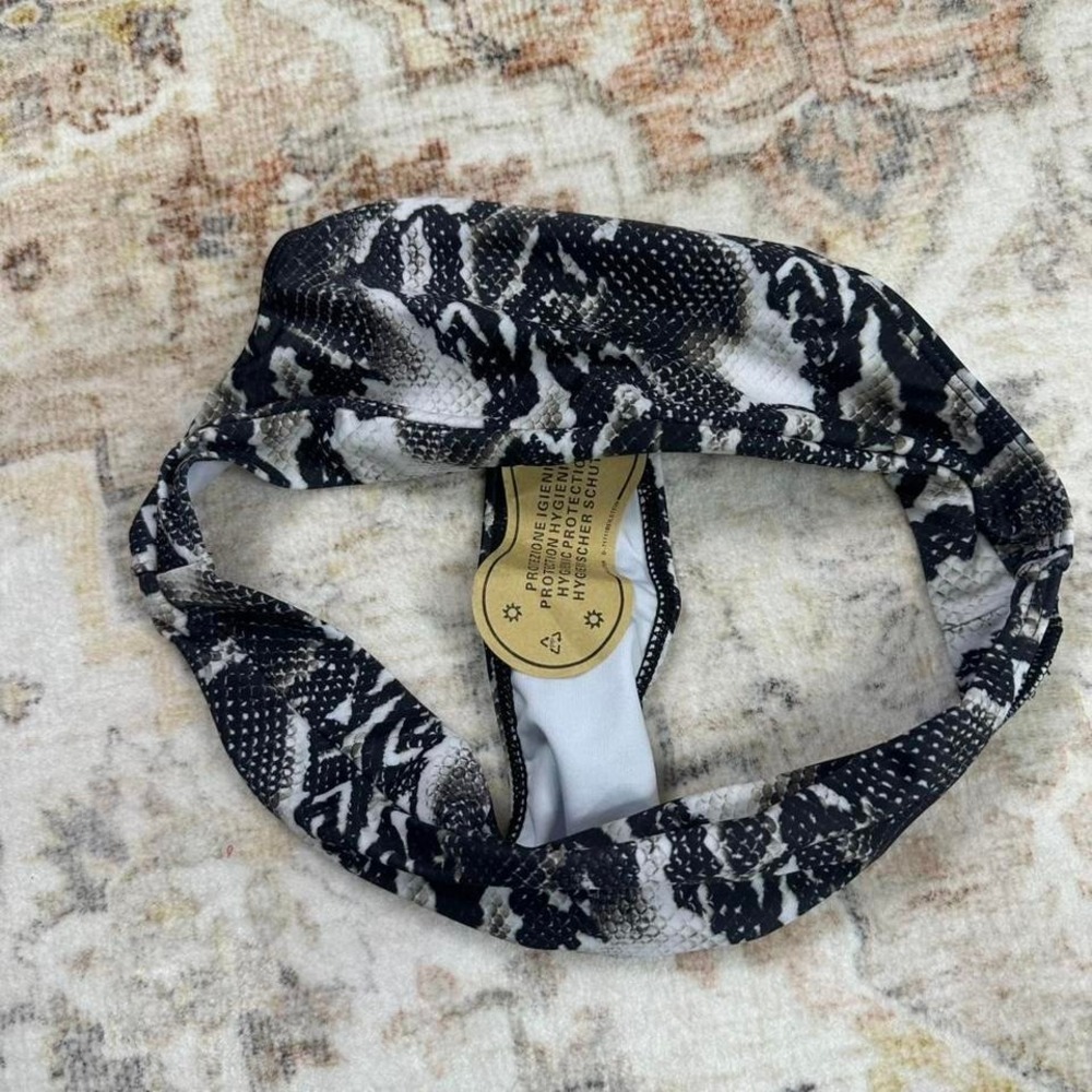 NEW Womens Small Bikini Set Black & White Snakeskin Print Bralette Cheeky Bottom - Picture 8 of 8